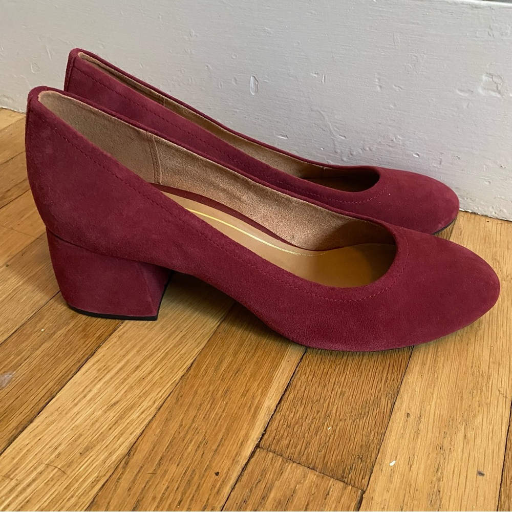 Vionic Heels Women's 12 Syrah Suede Carmel Maroon Stacked Evening Classic Office